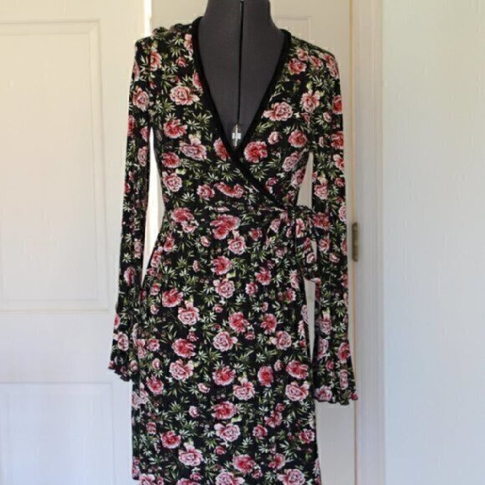Xhiliration dress cotton "wrap look" dress Flared sleeves small